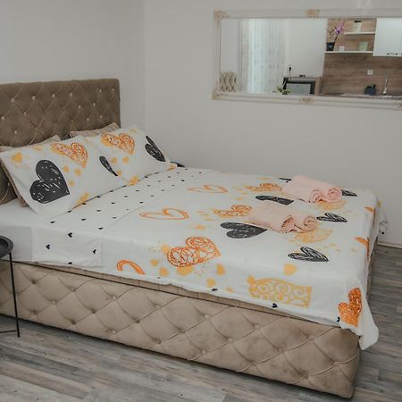 Jes Apartments Лесковац Экстерьер фото