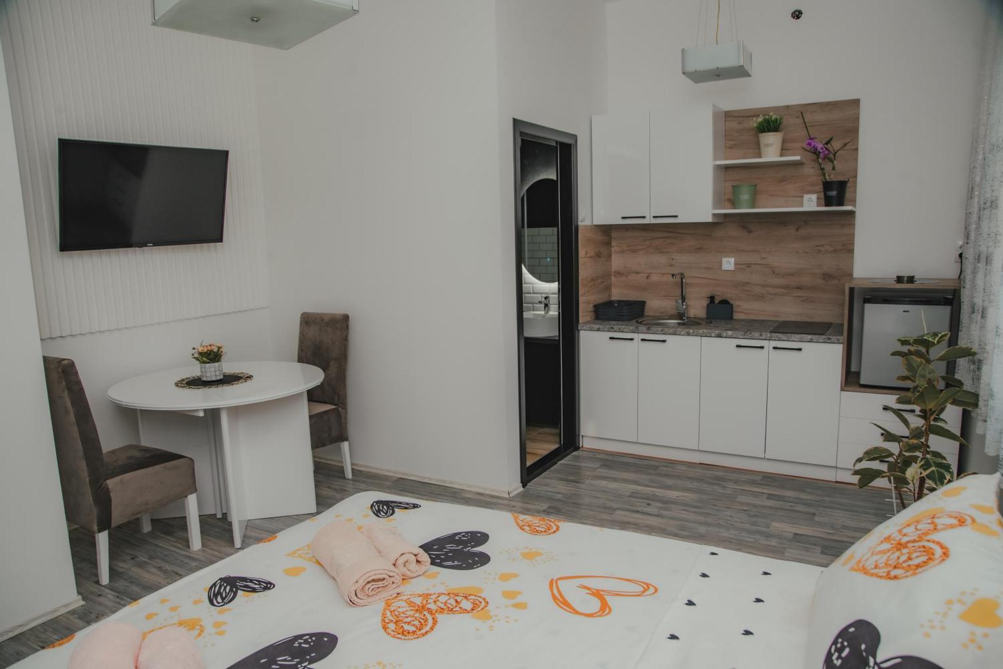 Jes Apartments Лесковац Экстерьер фото