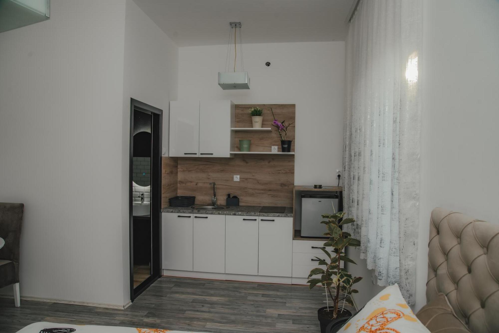 Jes Apartments Лесковац Экстерьер фото