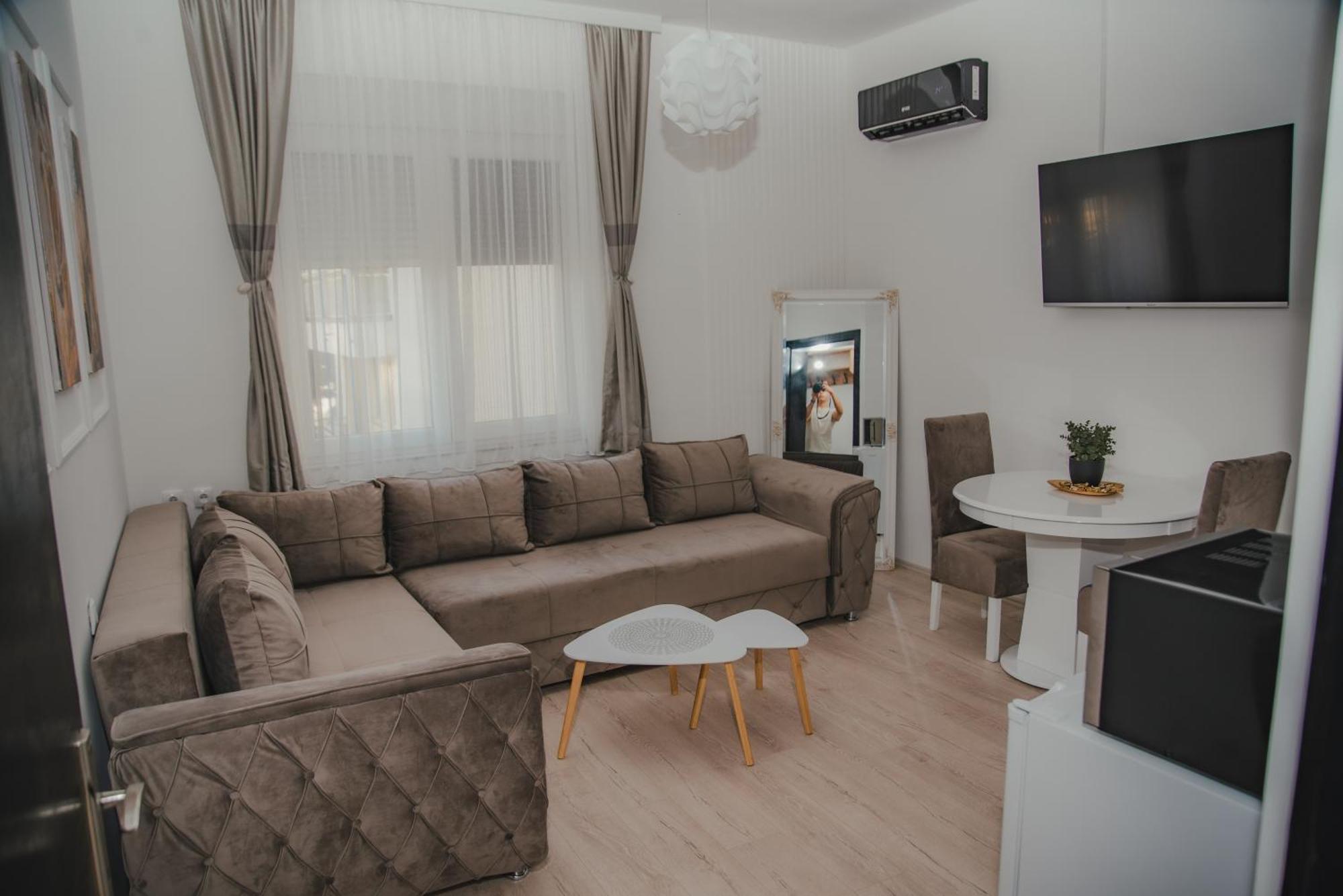 Jes Apartments Лесковац Экстерьер фото