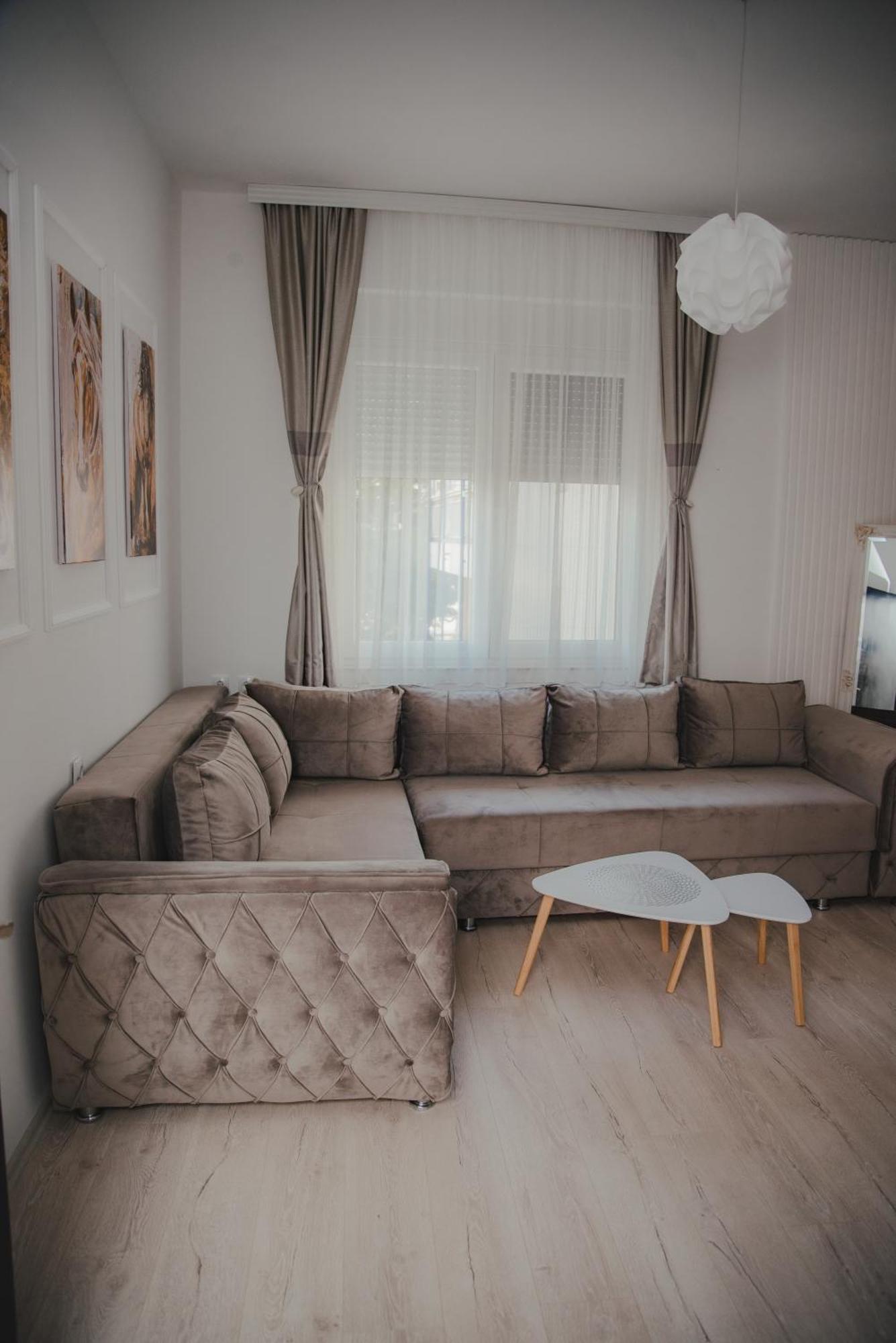 Jes Apartments Лесковац Экстерьер фото