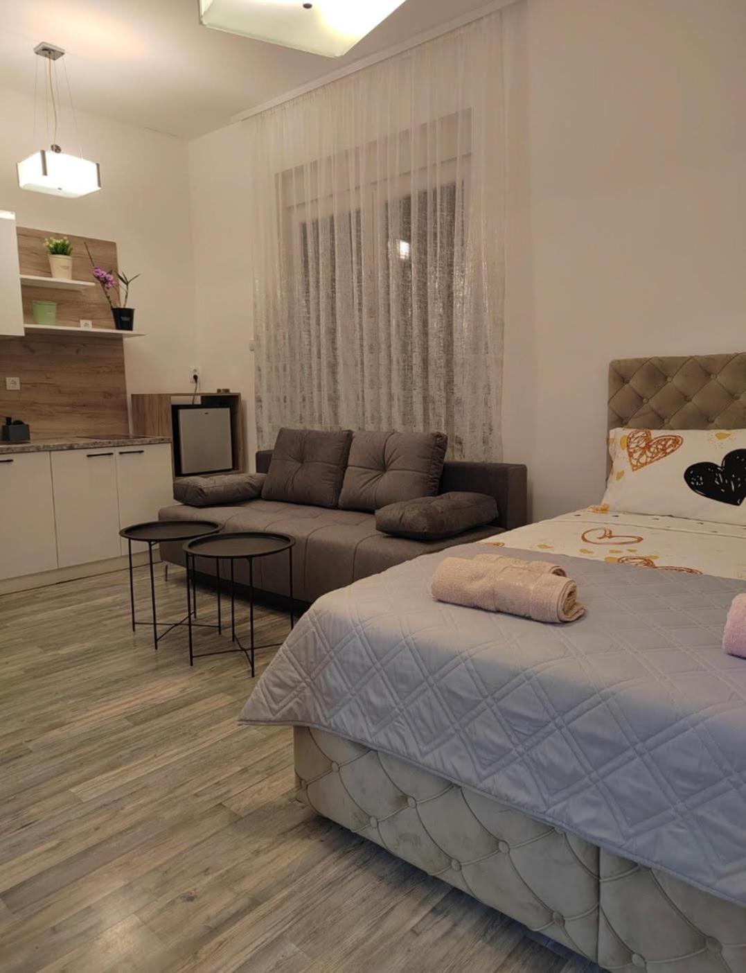 Jes Apartments Лесковац Экстерьер фото